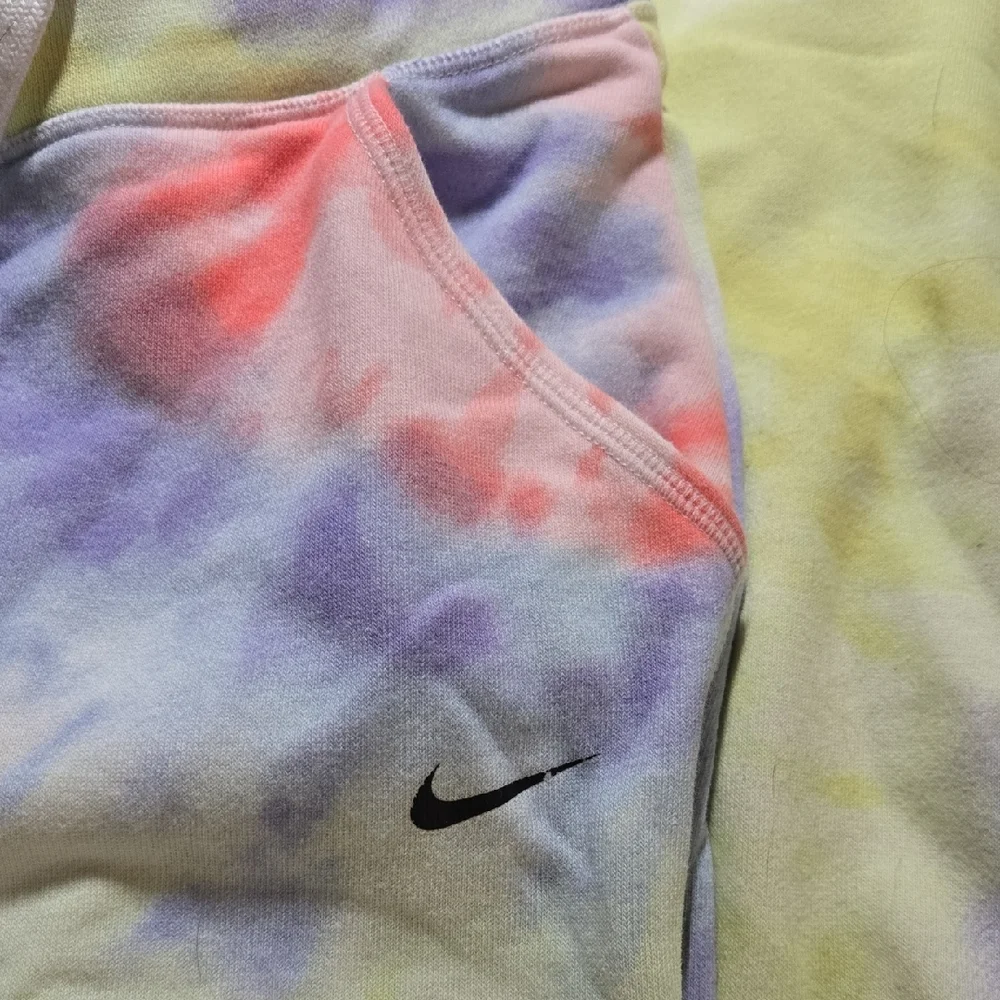 Nike Pastel Tie-Dye Hoodie and Joggers - Picture 2 of 8